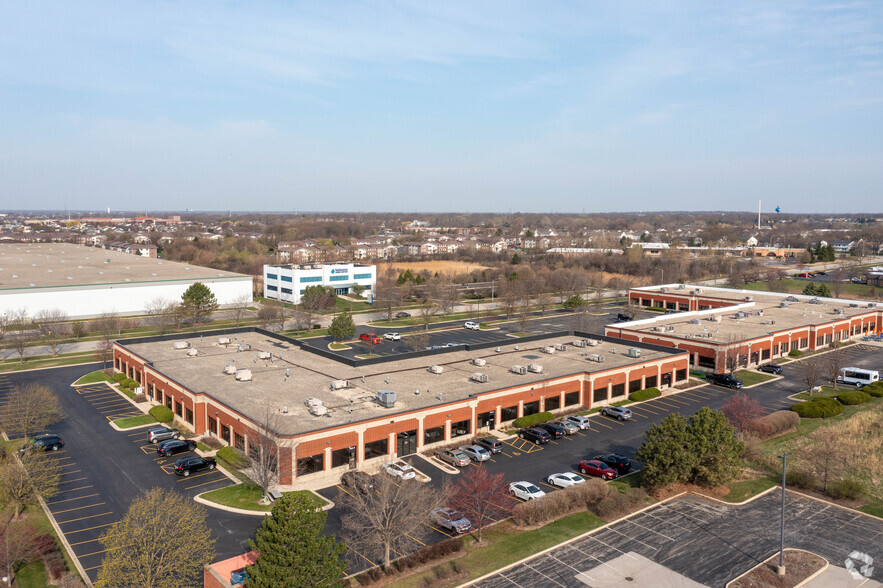 480 Quadrangle Dr, Bolingbrook, IL for rent - Aerial - Image 1 of 10