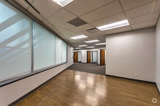 4225 Wingren Dr, Irving, TX to rent Interior Photo- Image 2 of 5