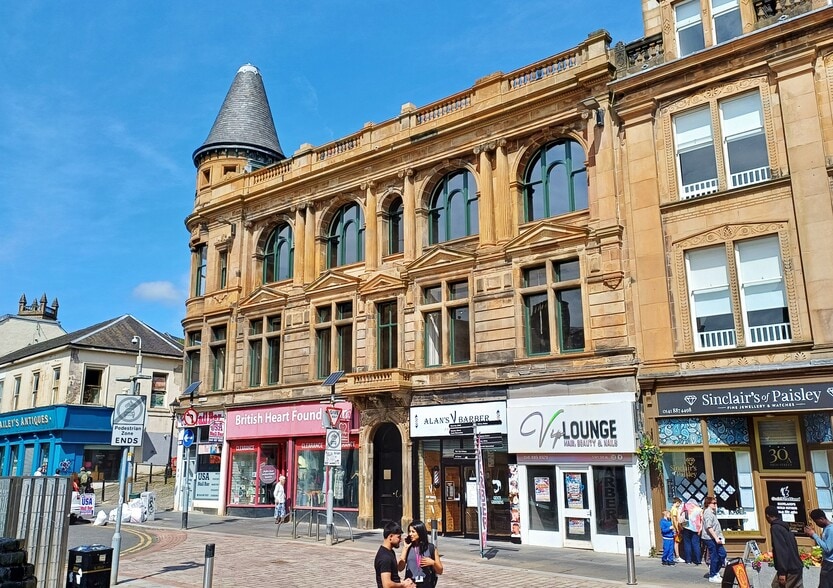 32-32D High St, Paisley to rent - Building Photo - Image 1 of 8