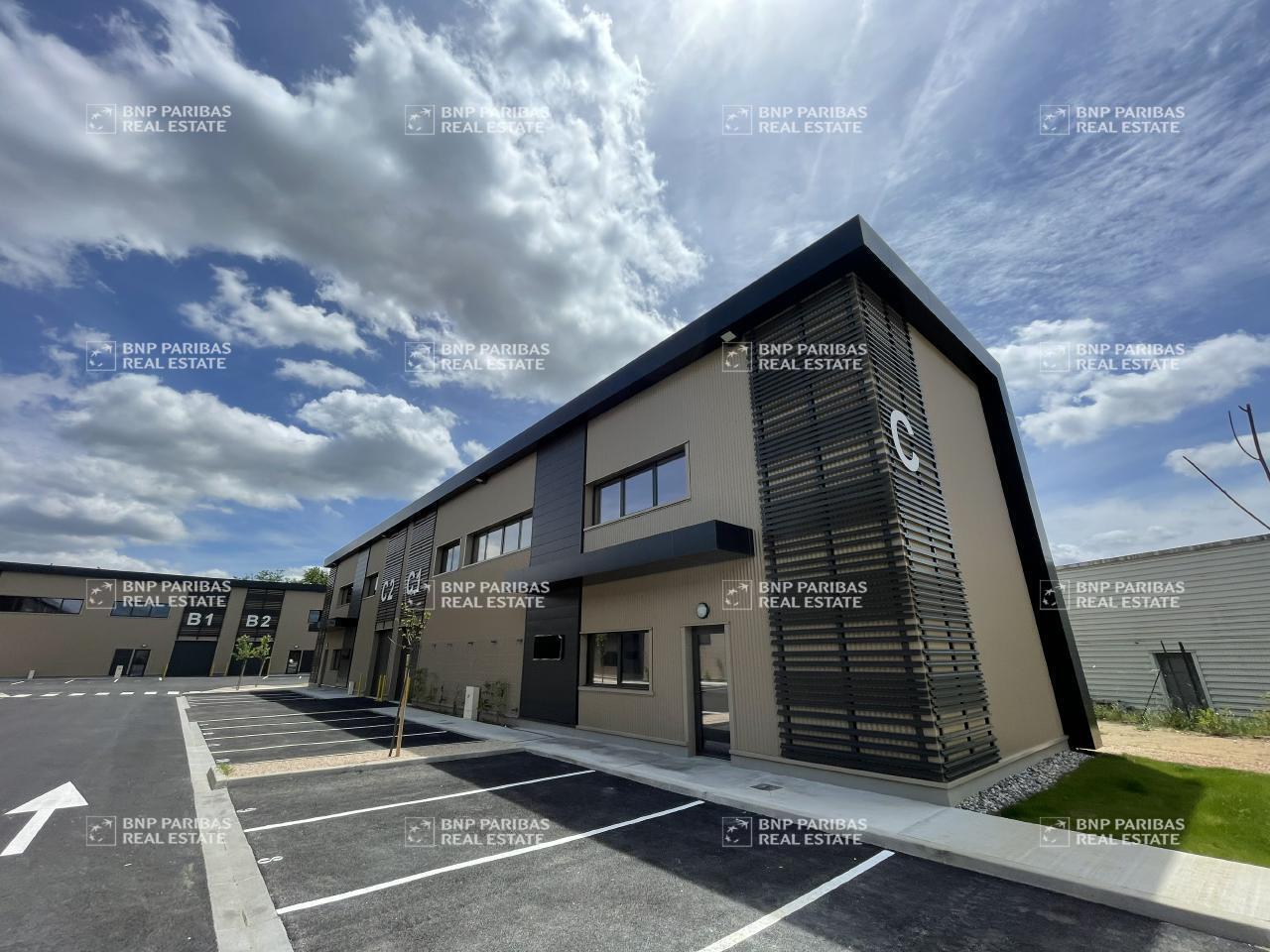 Light Industrial in Launaguet to rent Building Photo- Image 1 of 18