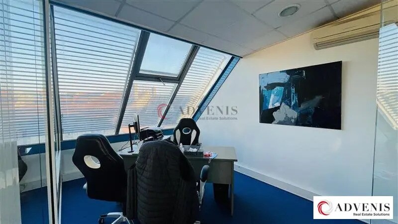 Office in Bordeaux to rent - Building Photo - Image 3 of 7