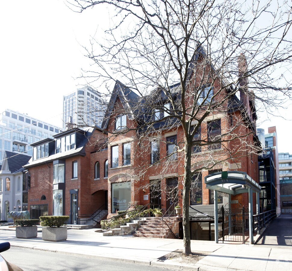 30 Hazelton Ave, Toronto, ON M5R 2E2 UK