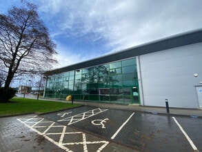 15 Marchburn Dr, Paisley to rent Building Photo- Image 2 of 4