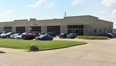 1300 Metro East Dr, Pleasant Hill, IA for rent Building Photo- Image 1 of 5