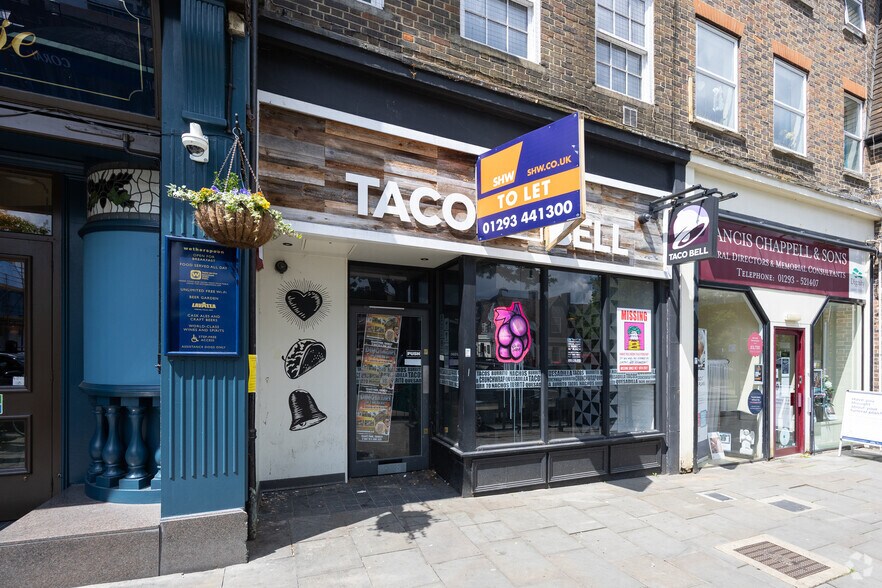 7 High St, Crawley to rent - Building Photo - Image 2 of 2