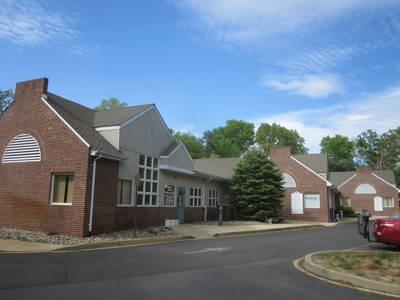 65 Lacey Rd, Whiting, NJ for sale - Primary Photo - Image 1 of 9