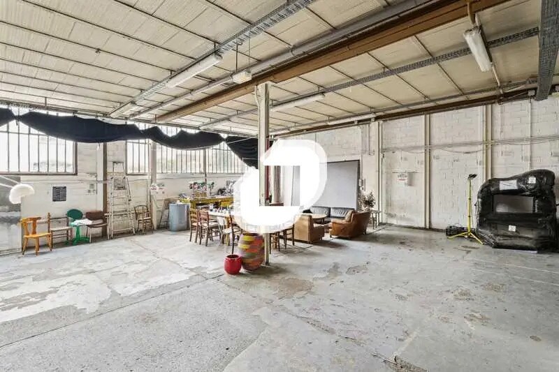Light Industrial in Romainville for sale - Interior Photo - Image 1 of 13