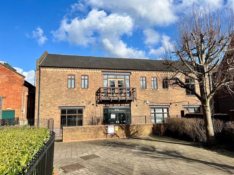 Pound Ln, Marlow for sale - Primary Photo - Image 1 of 1