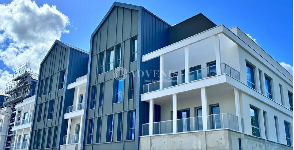 Office in Serris for sale Building Photo- Image 1 of 9