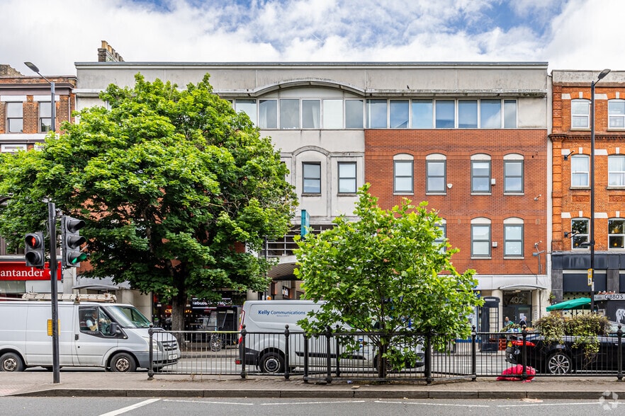 Holloway Rd, London to rent - Primary Photo - Image 1 of 5