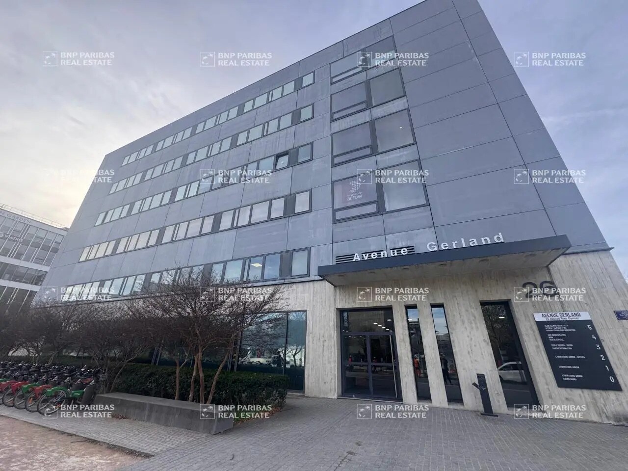 Office in Lyon for sale Building Photo- Image 1 of 16