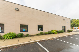 231 Bakers Basin Rd, Lawrenceville, NJ for sale Building Photo- Image 1 of 1