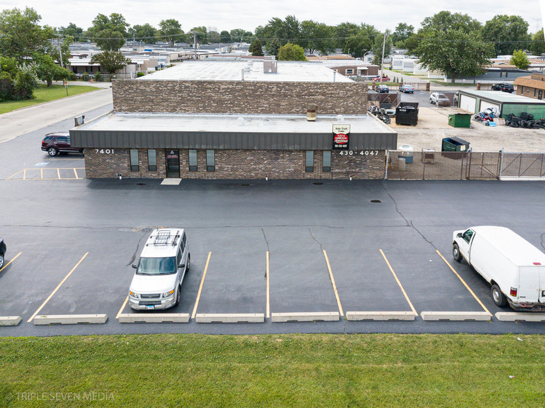 7401 W 87th St, Bridgeview, IL for sale - Building Photo - Image 1 of 1