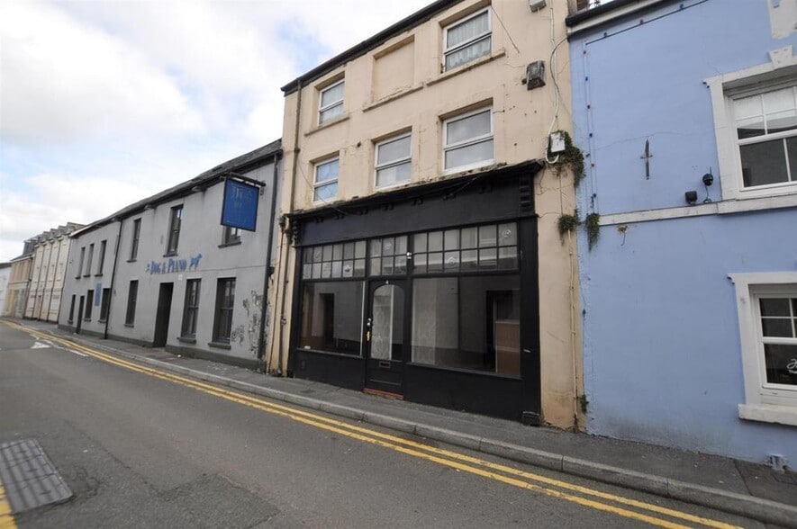 4 Water St, Carmarthen to rent - Building Photo - Image 1 of 16