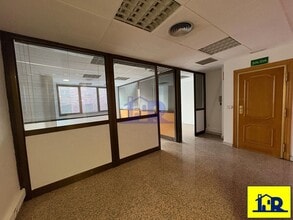 Office in Cuenca, Cuenca to rent Interior Photo- Image 2 of 11