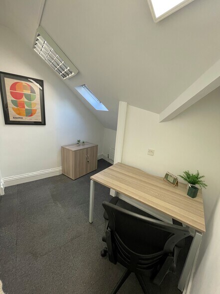 85 The High St, Tunbridge Wells to rent - Building Photo - Image 3 of 18
