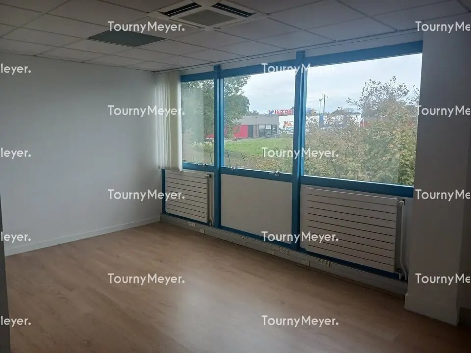 Location Bureaux 15 m² à 143 m² - Photo 1