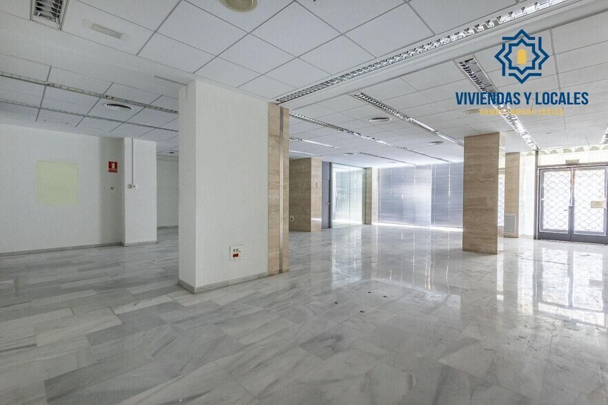 Retail in Granada, Granada for sale - Interior Photo - Image 2 of 26