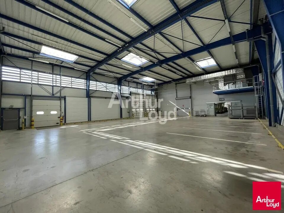 Vente Local d'activités 3 965 m² - Photo 1