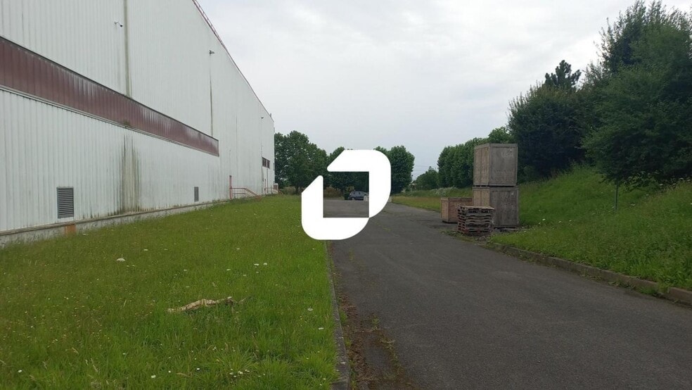Industrial in SAINT-OUEN-L'AUMONE to rent - Building Photo - Image 2 of 11