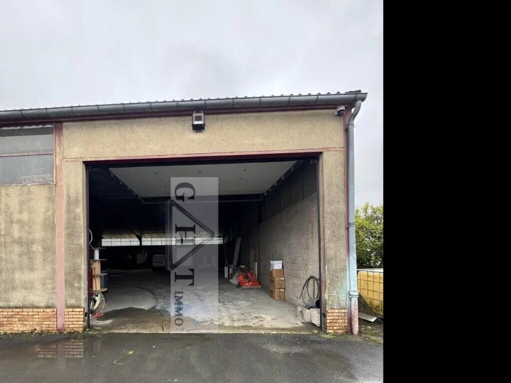 Location Entrepôt 420 m² - Photo 1