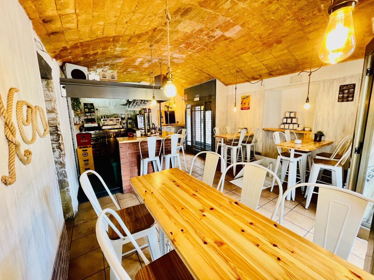 Tordera, BAR 08490 - - - Interior Photo - Image 2 of 9