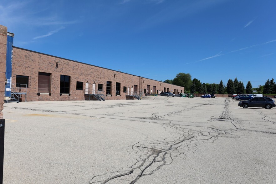 5000-5040 Ashland Way, Franklin, WI for rent - Building Photo - Image 3 of 5