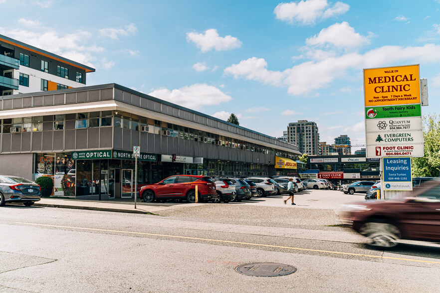 1900-1950 Lonsdale Ave, North Vancouver, BC for rent - Building Photo - Image 1 of 6