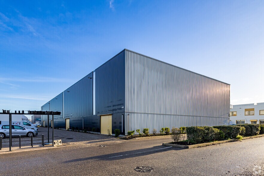 Light Industrial in Saint-Priest to rent - Building Photo - Image 3 of 23