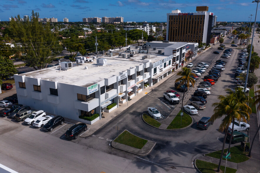 2801-2809 E Commercial Blvd, Fort Lauderdale, FL for rent - Building Photo - Image 3 of 31