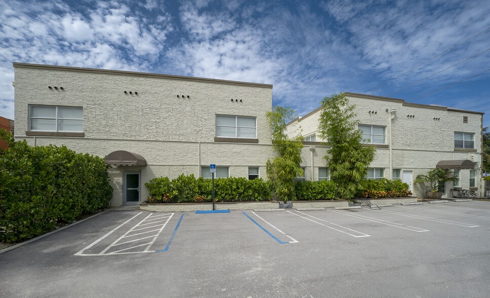 804 NW 21st Ter, Miami, FL for rent - Building Photo - Image 1 of 9