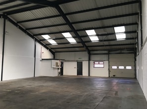 Henwood, Ashford to rent Interior Photo- Image 2 of 3