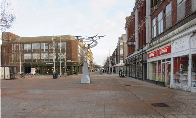 More details for 18-32 Station Sq, Lowestoft - Retail to Rent