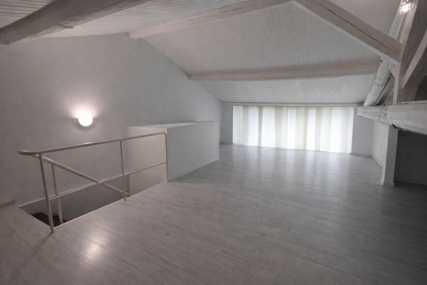 Light Industrial in Toulouse for sale - Interior Photo - Image 2 of 6