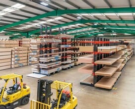 Bristol Rd, Allington to rent Interior Photo- Image 2 of 3