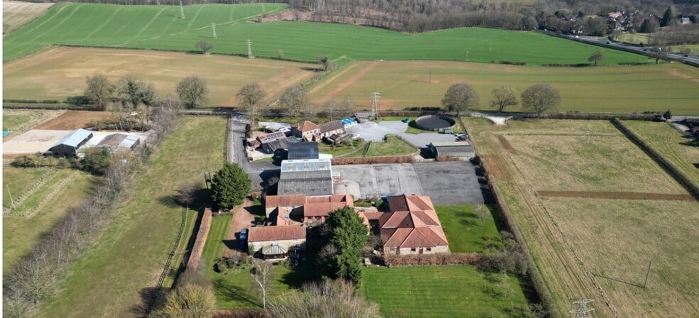 10 Holmes Crescent, York for sale - Aerial - Image 2 of 8