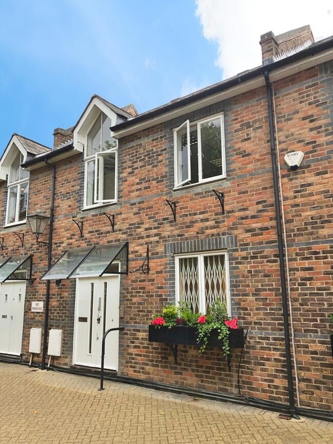 More details for Tremadoc Rd, London - Office to Rent