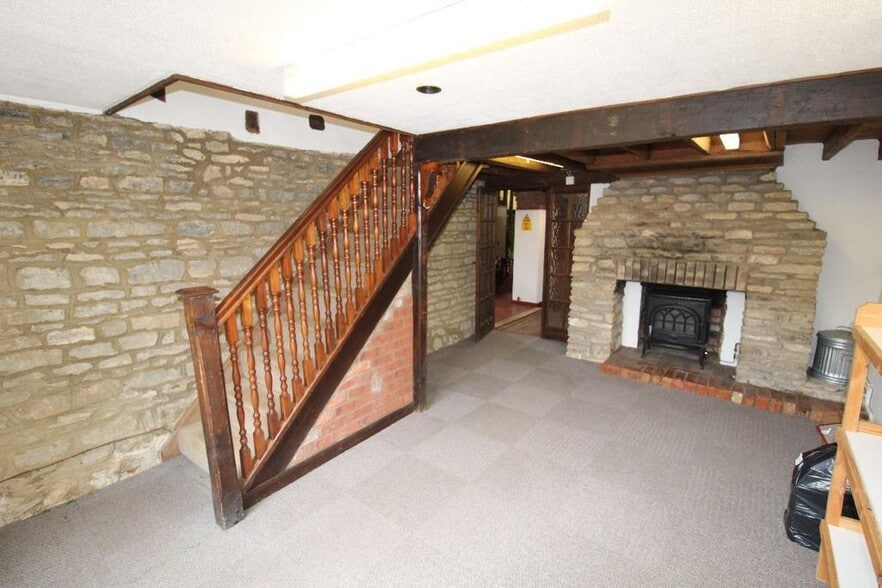 High St, Turvey to rent - Building Photo - Image 3 of 13