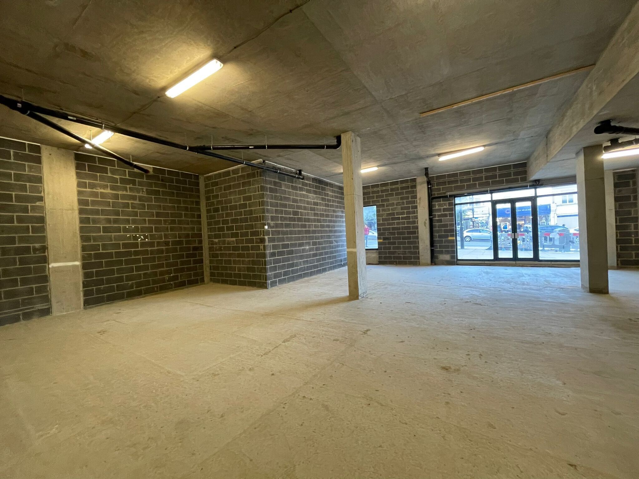 Ruislip Rd, Greenford for sale Interior Photo- Image 1 of 1