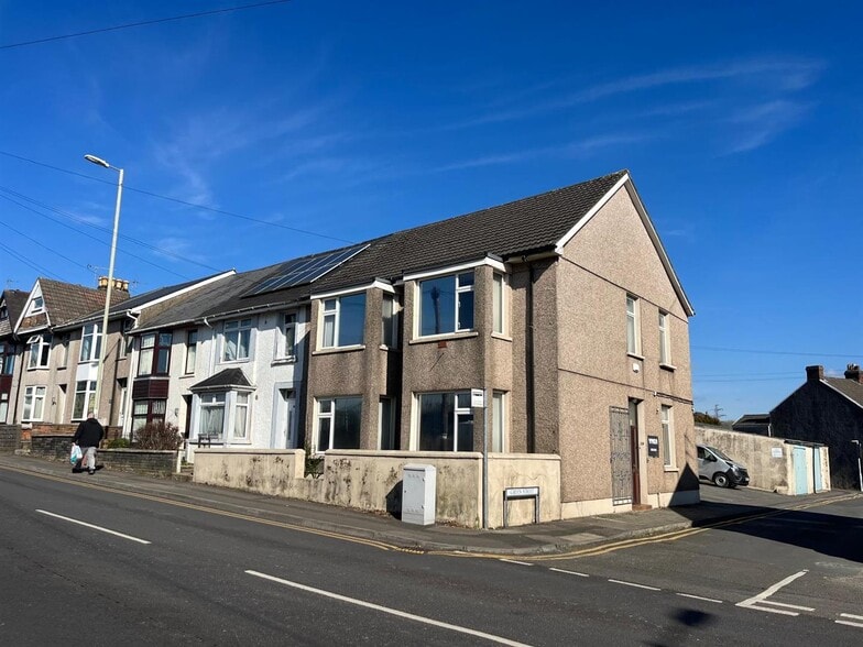 28 Coity Rd, Bridgend to rent - Building Photo - Image 1 of 2
