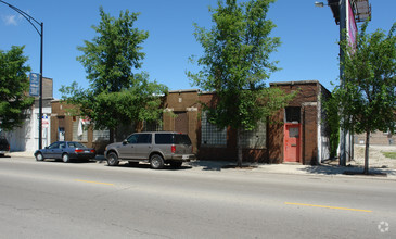 4706-4708 W Armitage Ave, Chicago, IL for sale Primary Photo- Image 1 of 3