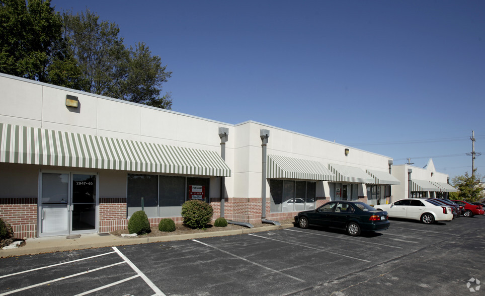 2937-2949 S Brentwood Blvd, Saint Louis, MO for rent - Building Photo - Image 2 of 7