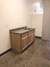 80 SE Madison St, Portland, OR to rent Interior Photo- Image 2 of 5