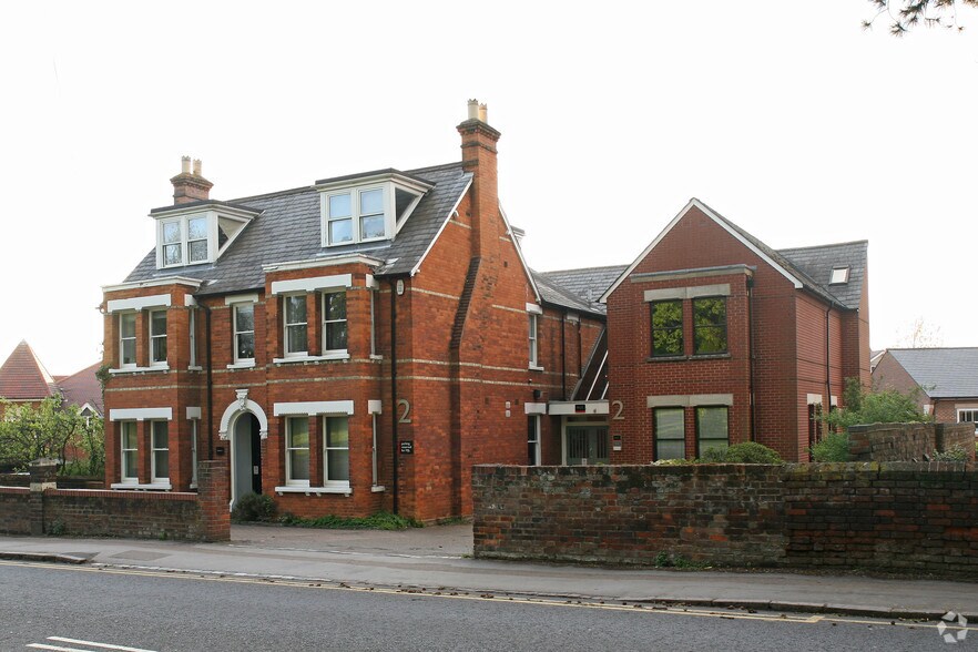 2 Walsworth Rd, Hitchin, SG4 9SP UK