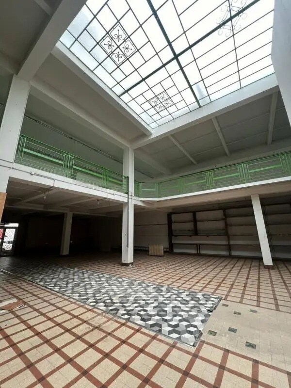 Bourg-en-Bresse, Ain 01000 -  -  - Interior Photo - Image 1 of 3