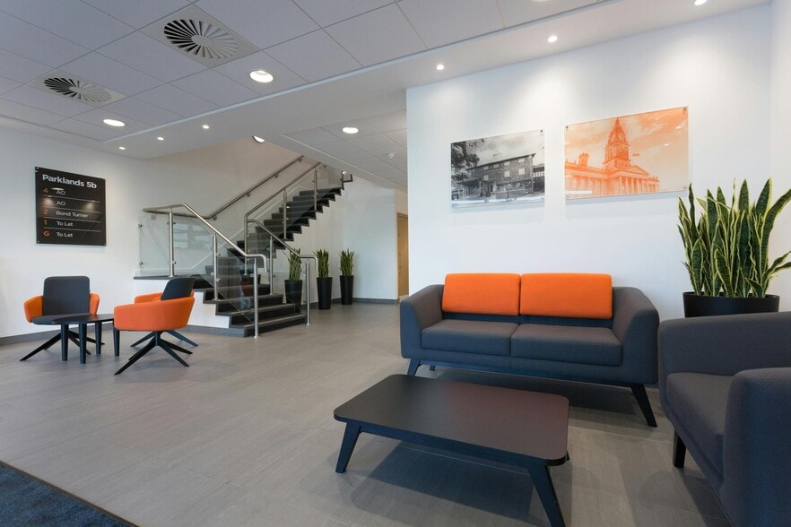 5B The Parklands, Bolton to rent - Interior Photo - Image 3 of 6