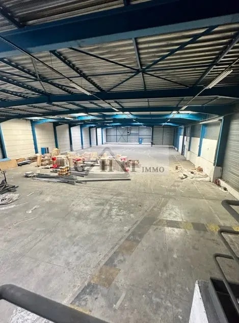 Industrial in Taverny to rent Building Photo- Image 1 of 5