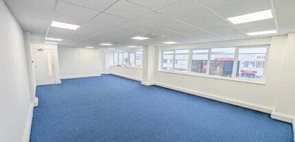 Hedge End, Southampton to rent Interior Photo- Image 1 of 2