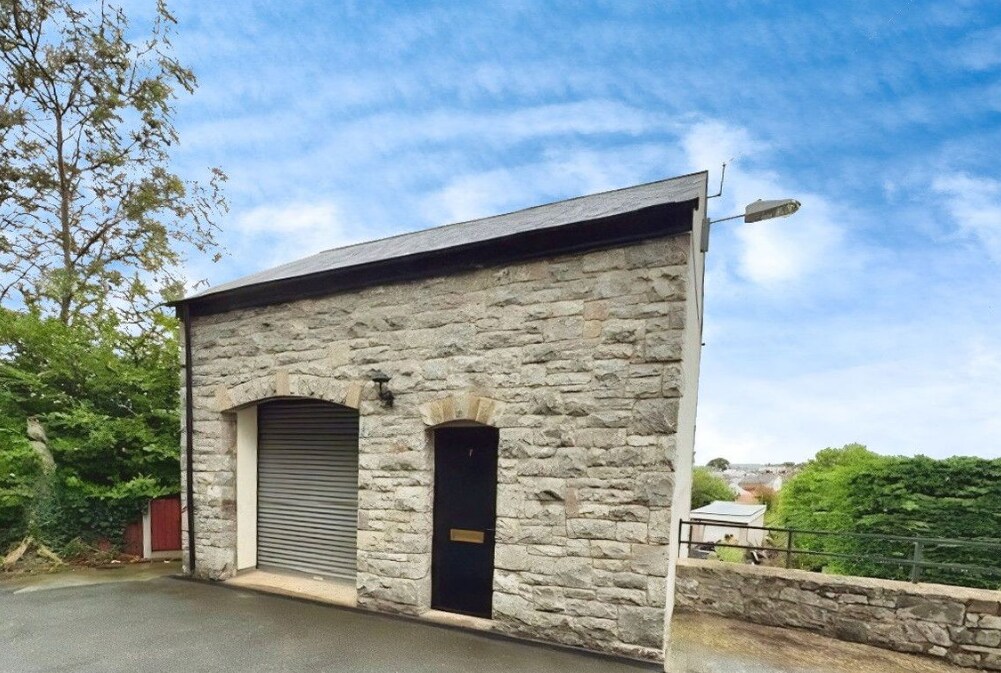 4 Lower Foel Rd, Rhyl for sale Primary Photo- Image 1 of 7