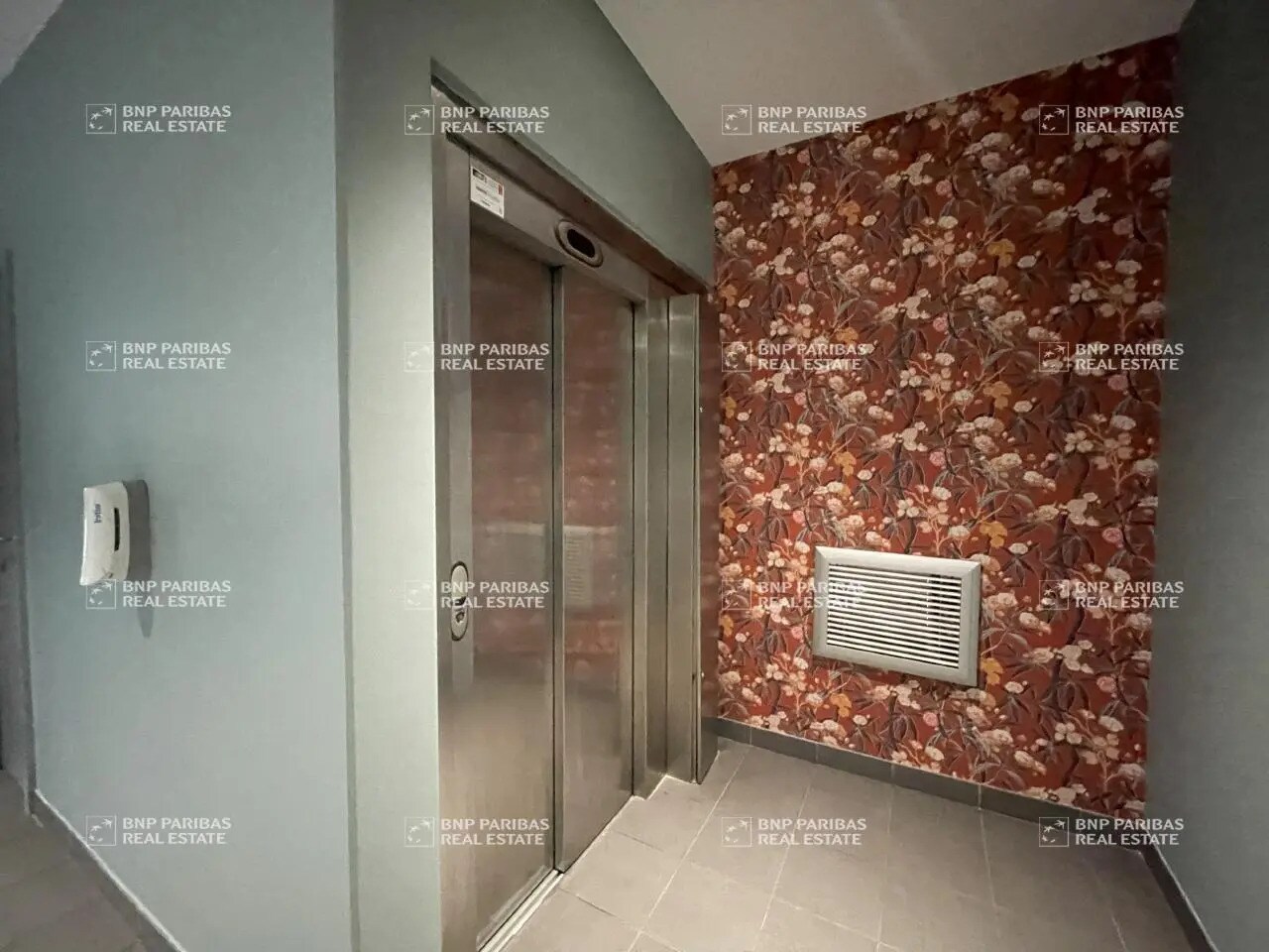 Office in La Chapelle-sur-Erdre to rent Building Photo- Image 1 of 8